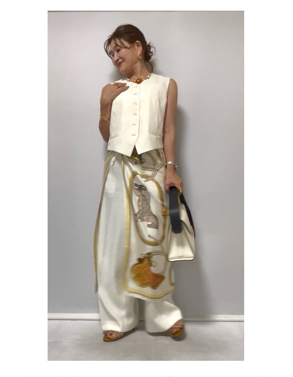 スカーフ一枚で新しい服を買ったように変わる。服を増やさずコーデを増やす 画像3