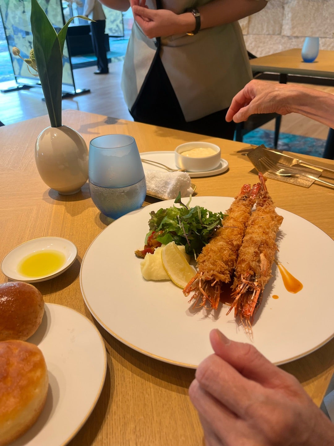 エスパシオ名古屋キャッスルの大エビフライランチ