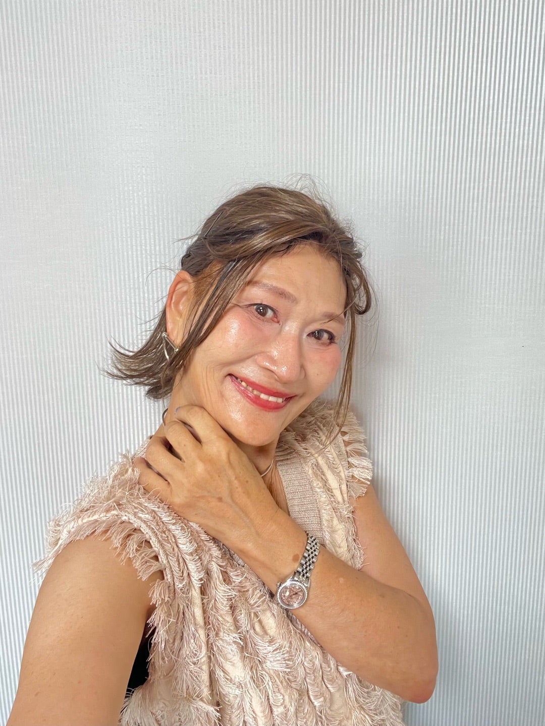くすみカラーの日の顔まわりとアクセサリー