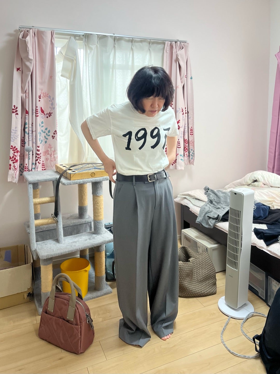 後ろ姿まで印象を確認するコーデ