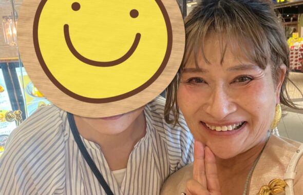 岡崎イオンで同行ショッピングを楽しむ三村由香とお客様