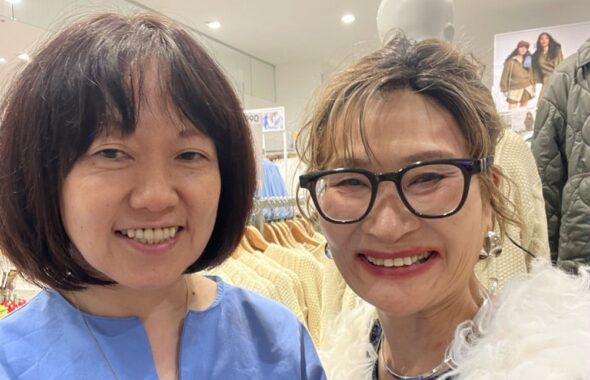 同行ショッピングで撮影したお客様と三村由香の笑顔